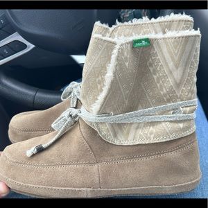 🥶 Women’s Sanuk Boots size 8 “ Soulshine Chill” style 🥶